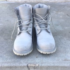 Women’s size 9 grey timberland boots!
